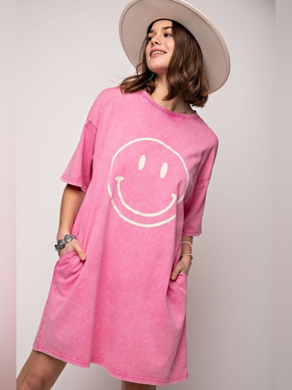 Easel Don't Worry Be Happy Bubblegum Smiley Face Tee Dress with pockets medium